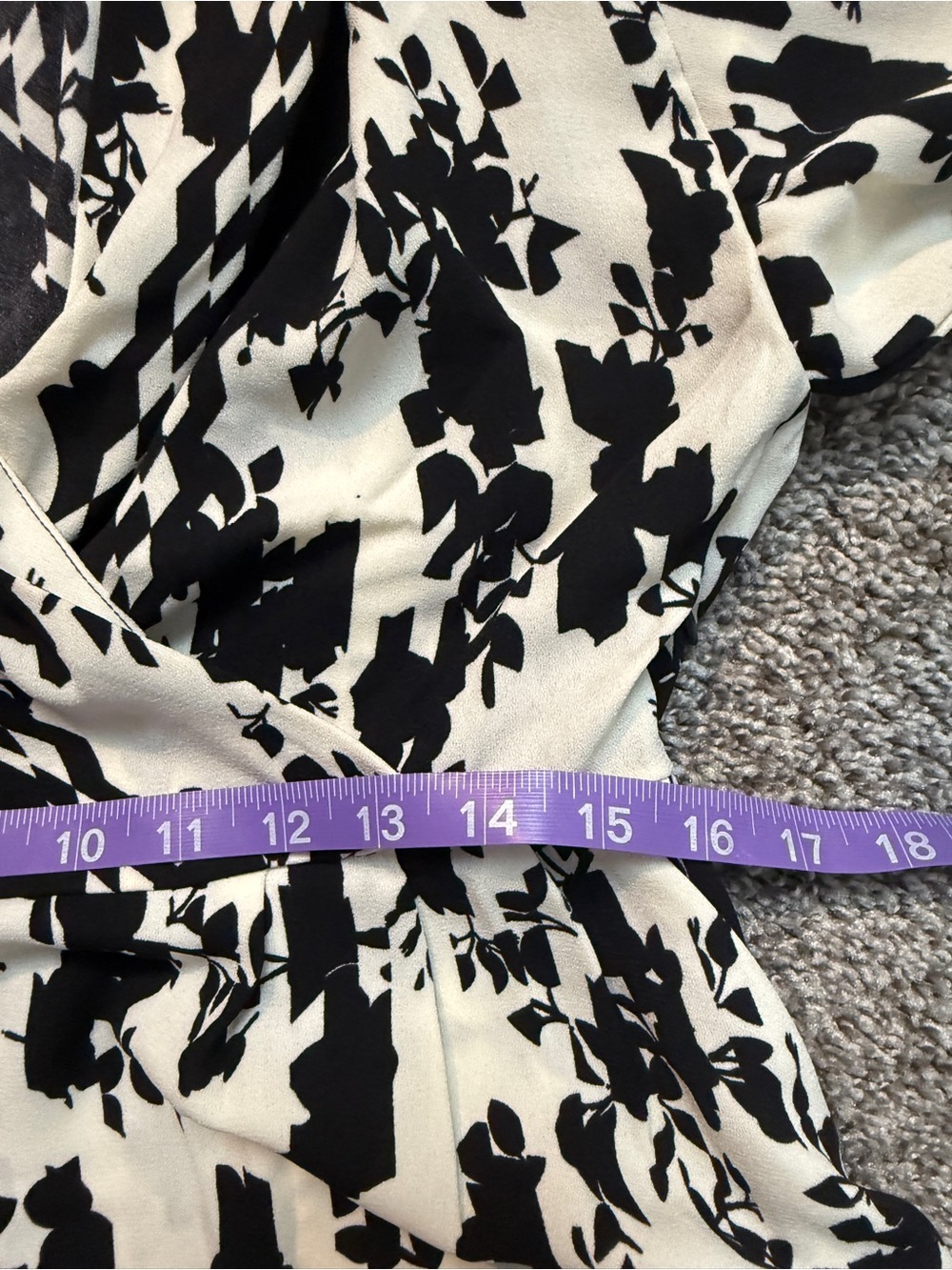 Cabi X-Factor Dress 6369 Black White Floral Geometric Faux Wrap Mini Medium NEW - Picture 8 of 10